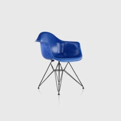 Eames® Moulded Fibreglass Armchair, Wire Base | Ultramarine Blue | Black