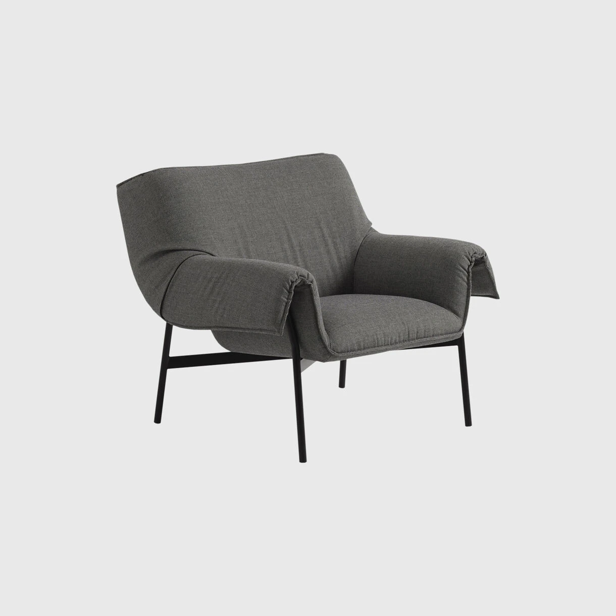 Muuto Wrap Lounge Chair | SABI 151 & Black